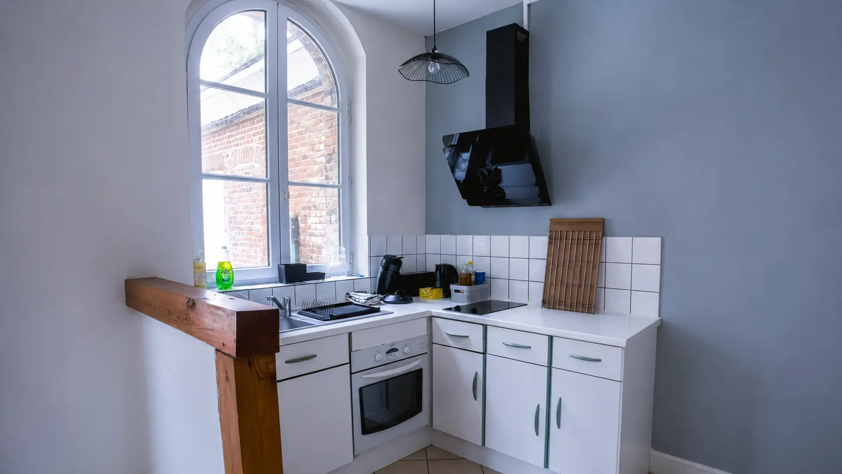 Cuisine lumineuse du Gîte Printemps au Manoir de Conteville